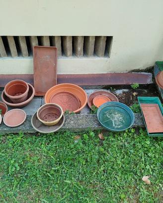 VASI IN PLASTICA DA GIARDINO