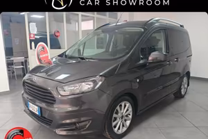 Ford Tourneo Courier 1.5 TDCi 95 cv Titanium 5POST