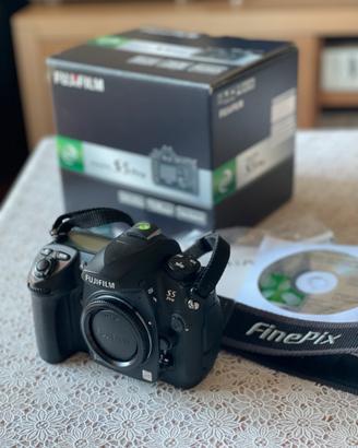 FUJI S5 PRO con scatola (monta ottiche NIKON)