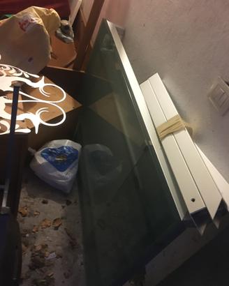 Tavolo in vetro allungabile piu sedie e altro