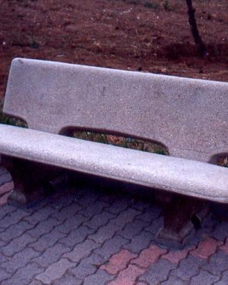 Panchine in cemento