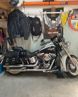 Harley Davidson Softail De Luxe 1690 abs