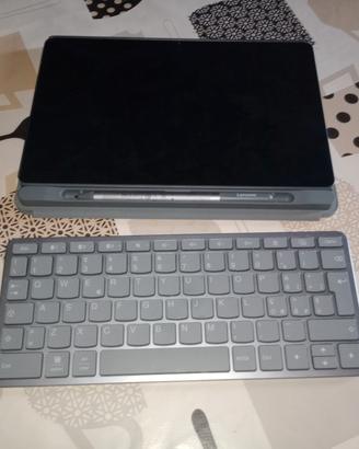 tablet Lenovo idea pad con penna e accessori 