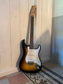 chitarra Fender Squier nuova!!!! Trattabile!!