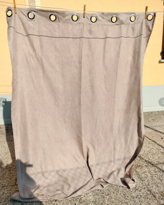 Tenda beige alcantara con anelli