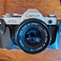 Canon AT 1 con obiettivo e accessori