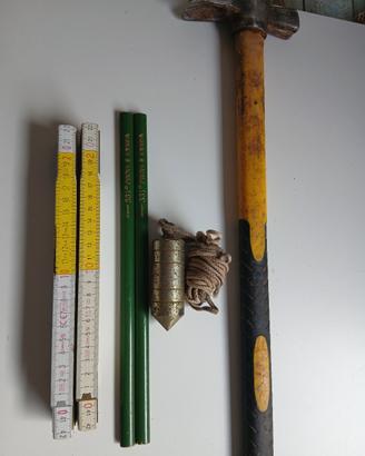 attrezzi da muratore 