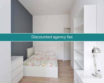 Stanza in appartamento di 127 m² a Roma