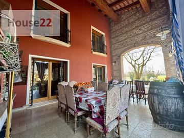 VILLA SINGOLA DI Mq 370 su lotto di Mq 800 - BOLZA