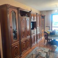 Sala da pranzo in legno noce piu tavolo