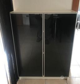 Mobiletto con ante vetro