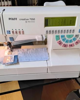 Macchina per cucire pfaff creative 7550
