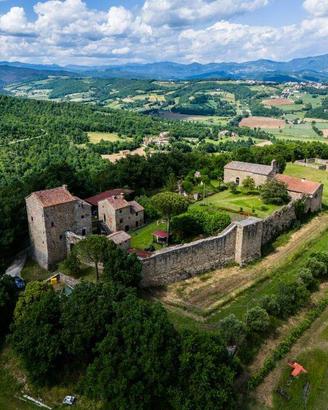 Rustico / Casale di 161 m² con più di 5 locali e b