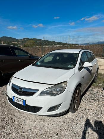 Opel Astra 1.3 Cdti 95cv