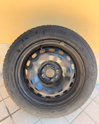 4 ruote con cerchi -Fiat Panda 15”
