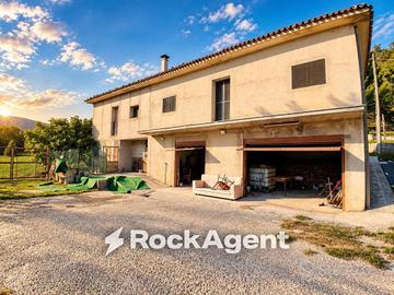 Immobile di 423 m² a Serra San Quirico