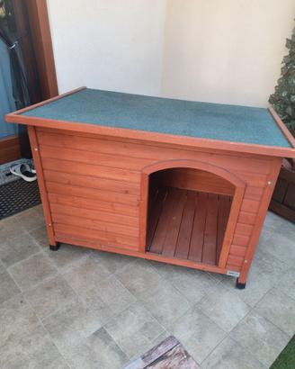 Cuccia per cani in legno
