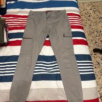 Pantaloni grigi slim fit