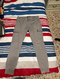 Pantaloni grigi slim fit