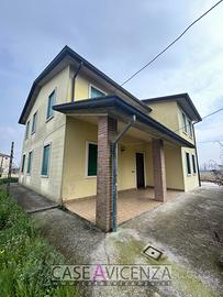 Casa singola di campagna