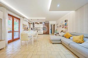 3 LOCALI A MONTEROTONDO