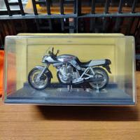 modellino SUZUKI KATANA 1982 scala 1:24 