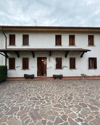 CASA SEMINDIPENDENTE A SAN VENDEMIANO