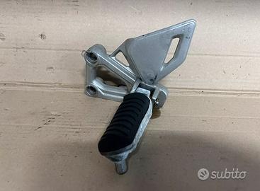 Supporto pedana sinistra Benelli BN 251 2017-2020