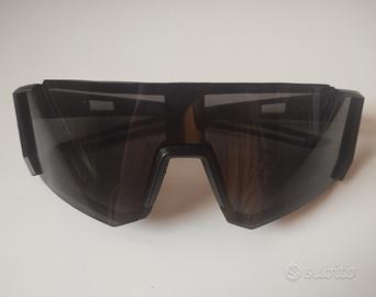 Occhiali da sole neri  leggeri (23 g)