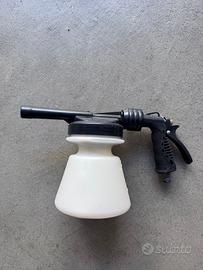 Detailing auto
