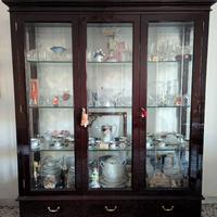 Vetrina da soggiorno stile classico