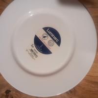 Servizio di piatti bianco lucido