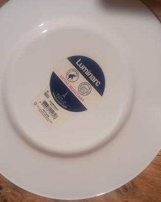 Servizio di piatti bianco lucido