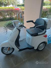 Scooter elettrico per anziani e disabili