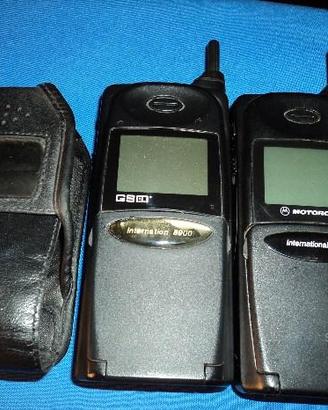 2 MicroTAC International 8900 (GSM DualBand 900/18