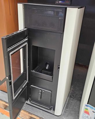 Stufa a Pellet 9kw con Telecomando wifi NUOVE