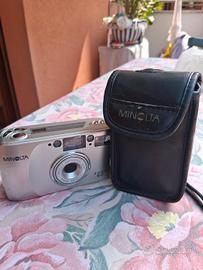 Minolta zoom 60 vintage funzionante con custodia o