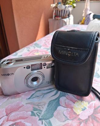 Minolta zoom 60 vintage funzionante con custodia o
