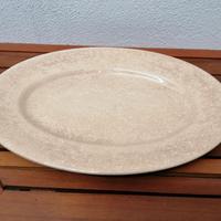 Piatto ovale antico raro. 