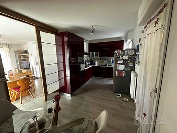 Casa a schiera di testa indipendente