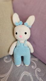 Pupazzo coniglio peluche