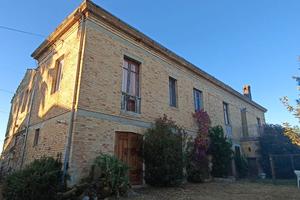 Terratetto panoramico da ristrutturare