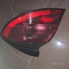 Fanale posteriore sinistro Mercedes Classe C Sport