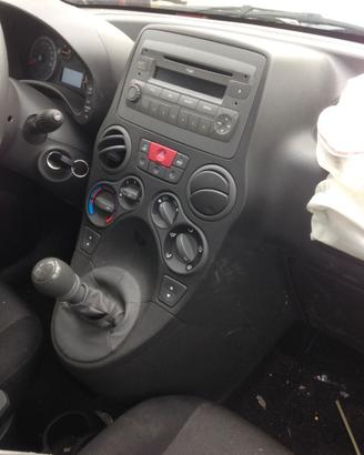 AUTORADIO+BARRE TETTO+RUOTINO COMPL X FIAT PANDA 3