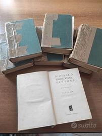 Enciclopedia vintage da restaurare.