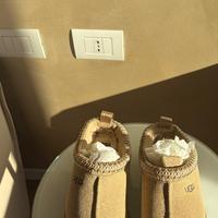 UGGS Tazz II slippers size 39 (worn once)- As New