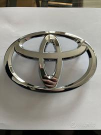 Stemma/Logo cofano anteriore Toyota Avensis
