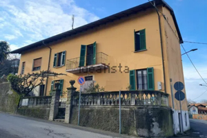 Abitazione singola con ampio giardino