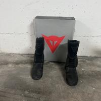 Stivali adventure da moto dainese