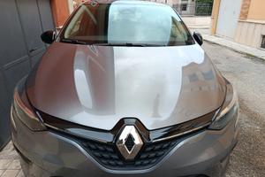 Renault Clio full hybrid